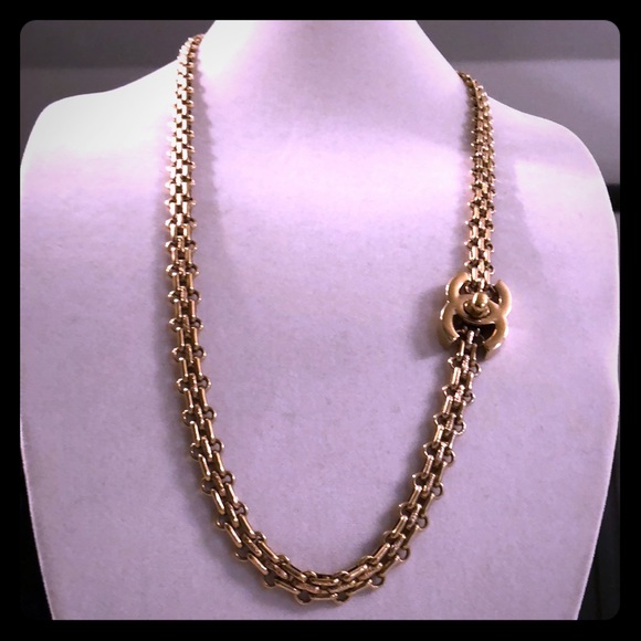 AUTHENTIC Chanel gold necklace - Picture 1 of 5